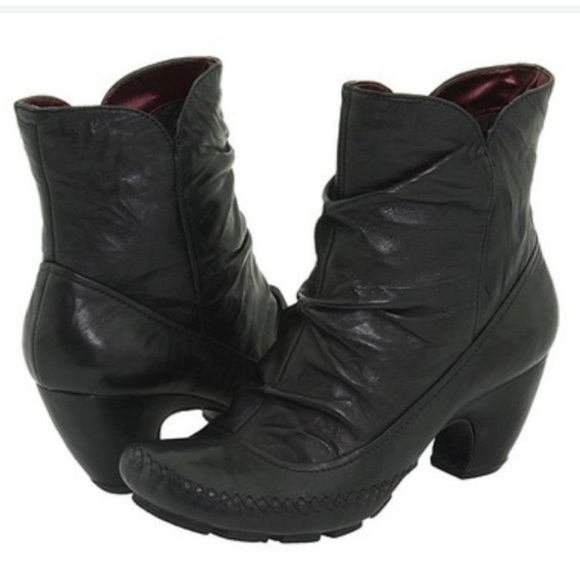 Indigo Shoes - Indigo by Clark Black Leather Booties (8.5)
